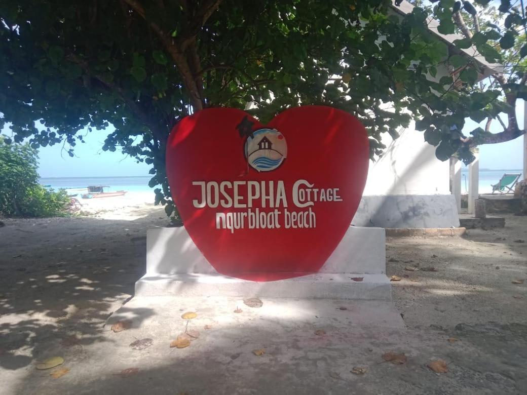 Josepha Cottage Ngurbloat Esterno foto