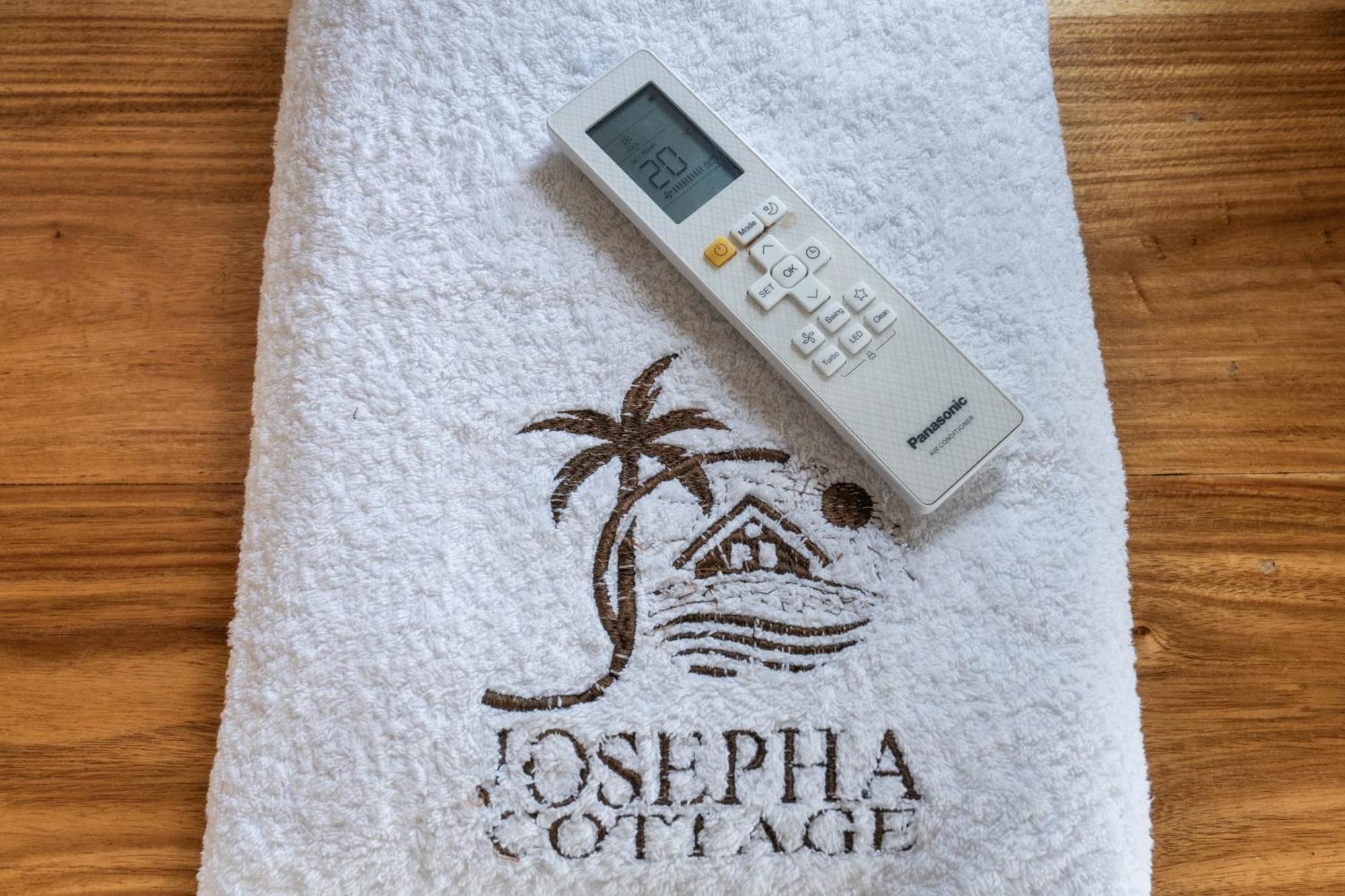 Josepha Cottage Ngurbloat Esterno foto